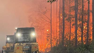 Photos: 150-acre fire
