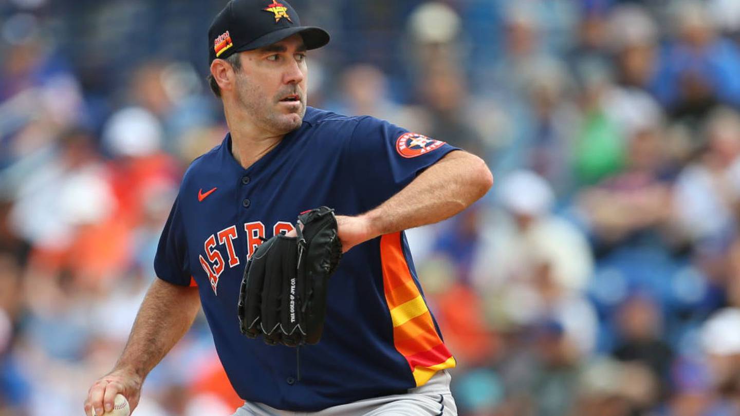 Astros' Justin Verlander, wife Kate Upton donate equipment to