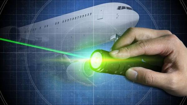 Report: FAA needs to better address increase in lasers targeting airplanes