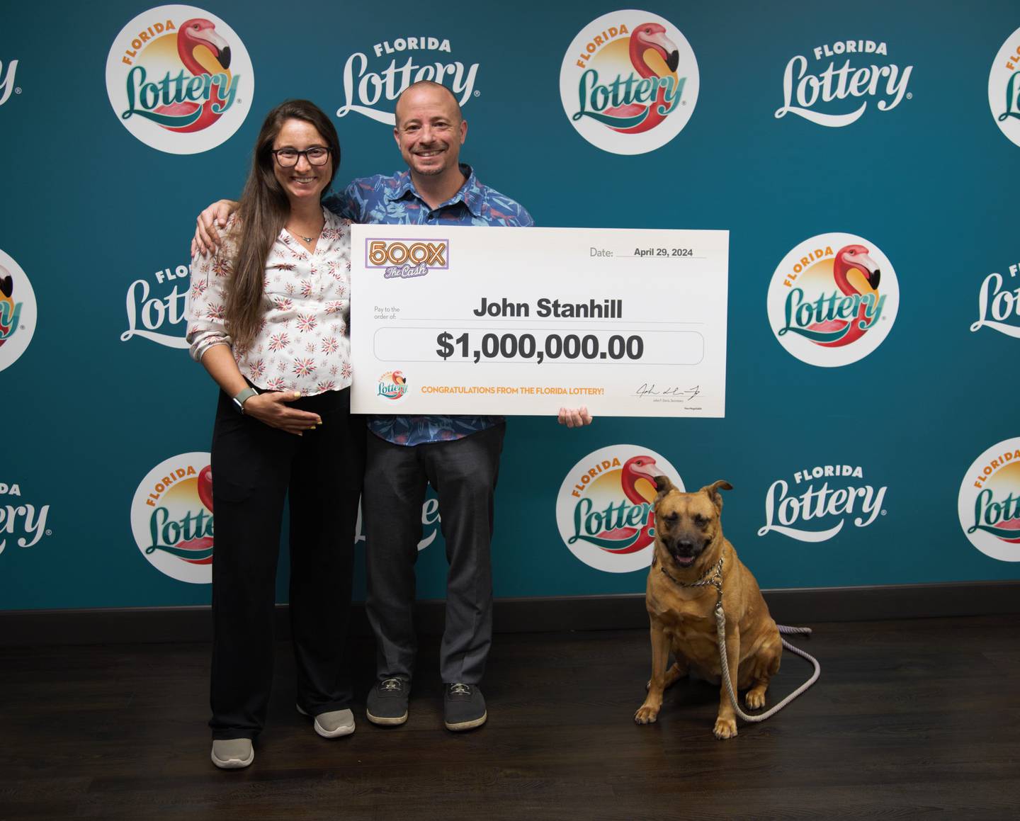 The winning couple chose to take the lump sum payment option of $640,000.