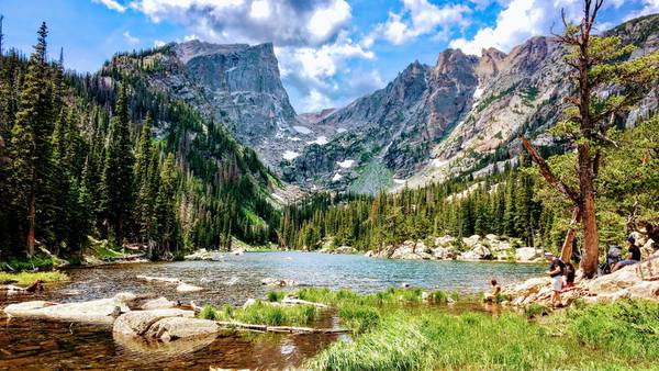 Illinois woman dies after falling near a waterfall in Colorado