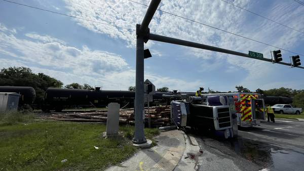 Crash between train and log truck backs up traffic on U.S. 301 in Lawtey, BCSO says