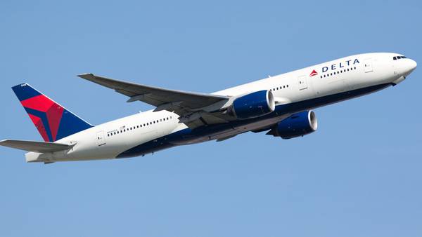 Delta bumps up its starting minimum wage, gives pay raises to 80,000 employees