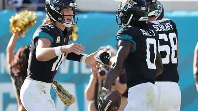 Giving Tuesday celebrated with a splash: Jacksonville Jaguars team up with tropical smoothie