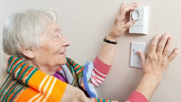 8 useful tips to help save money and energy this winter