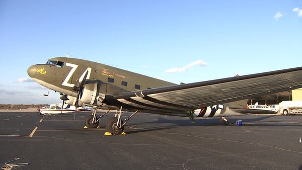 WWII fighter pilot reunited with plane at Georgia airport