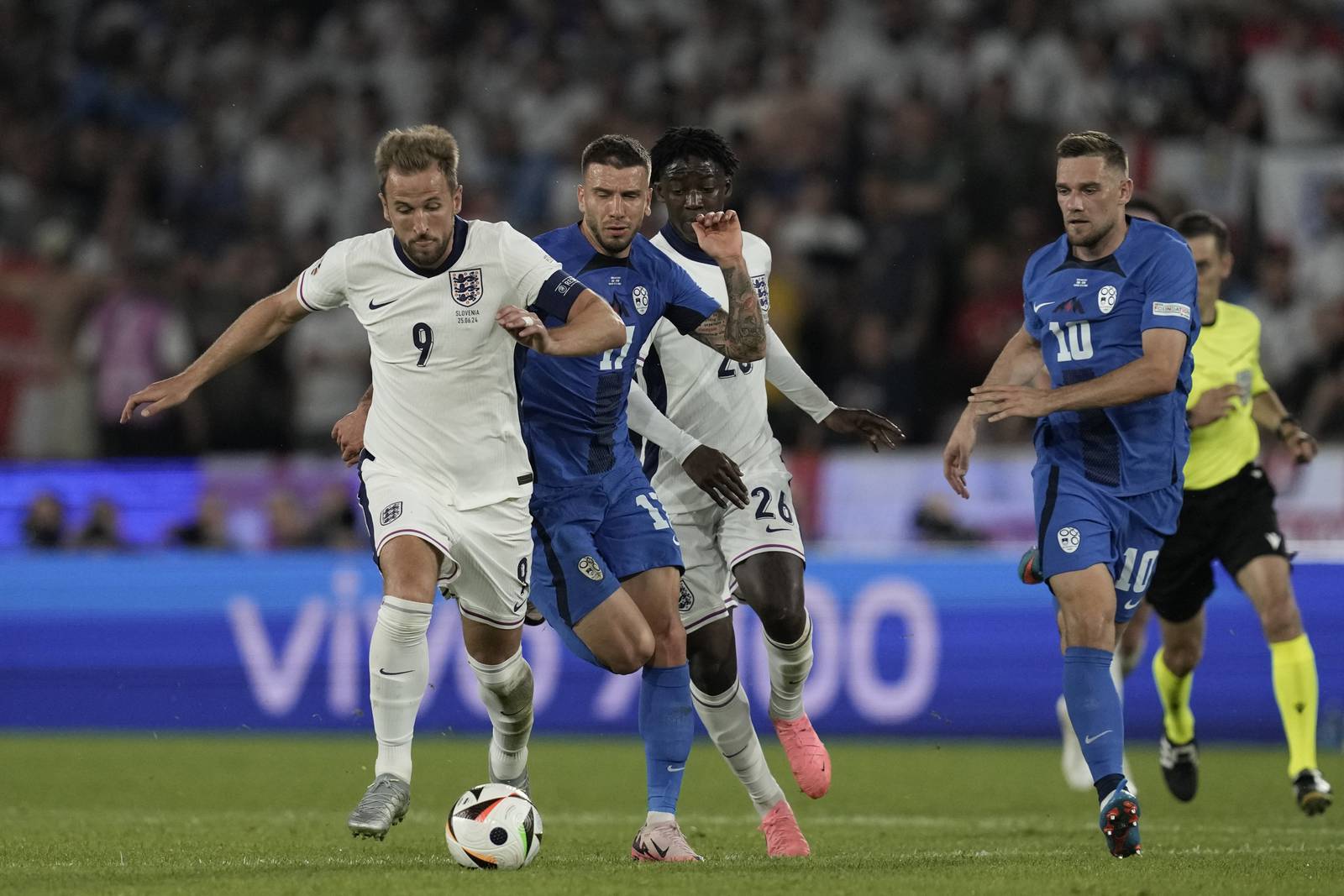 England tops group at Euro 2024 and Slovenia also advances after 00