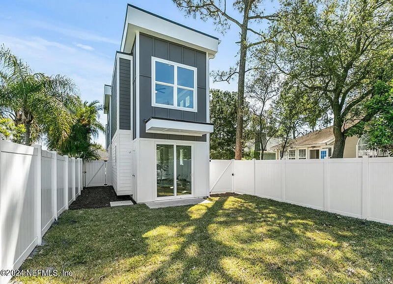 The popular website Zillow Gone Wild says it “is THE place to catch the most interesting homes across America” and likes to have fun with the wacky real estate listings people submit online. On Thursday, it featured the 1,547 square-foot Jax Beach skinny home selling for $619,000.