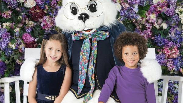Photos: Easter Bunny at the Avenues