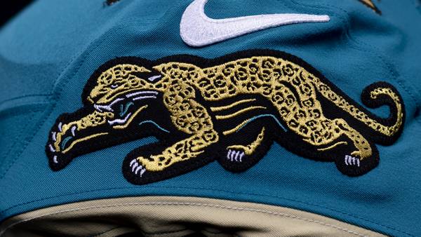 Photos: Jaguars unveil throwback uniforms for 30th season