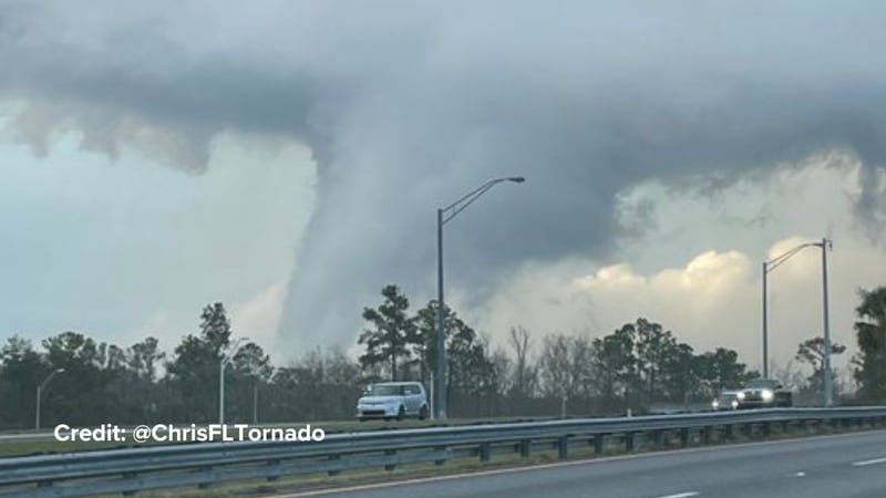 @ChrisFLTornado captured this likely tornado on February 4, 2024.