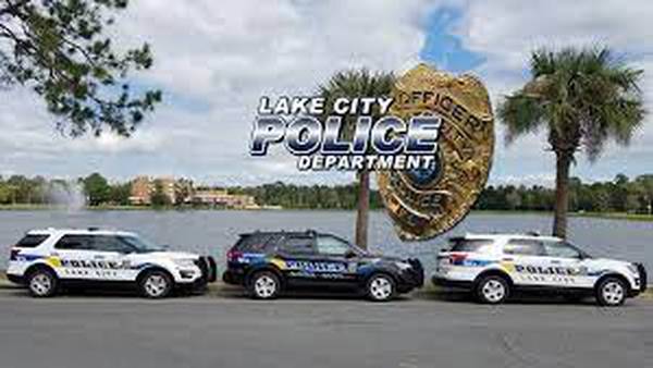 Lake City Walgreens robbed: Suspect at large