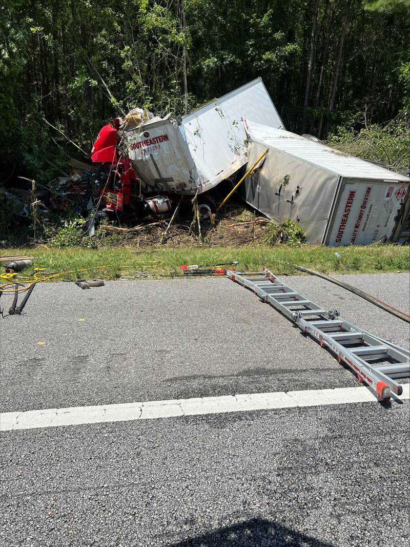 Overturned trailers on I-75 in Alachua County