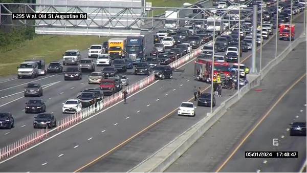 JFRD, FHP responding to crash with injuries in I-295 express lanes near Old St. Augustine Road