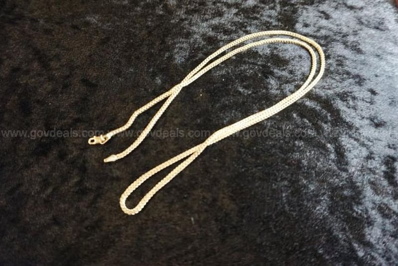 If you're in the market for some gold, take a look at this 10K, 24.5-inch necklace up for auction.
