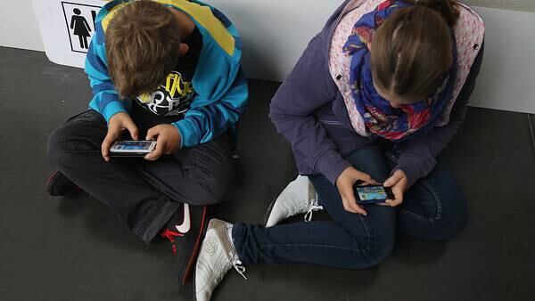 The American Academy of Pediatrics’ new guidelines to help kids slash smart phone screen time