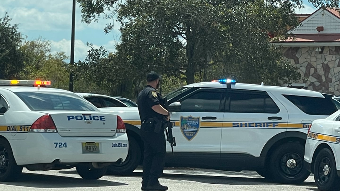Large police presence reported in St. Johns Town Center – Action News Jax