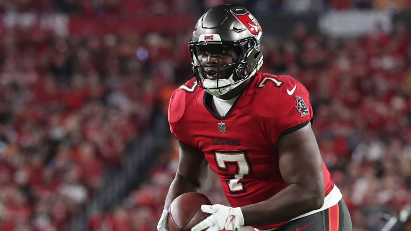 Tampa Bay Buccaneers release RB Leonard Fournette