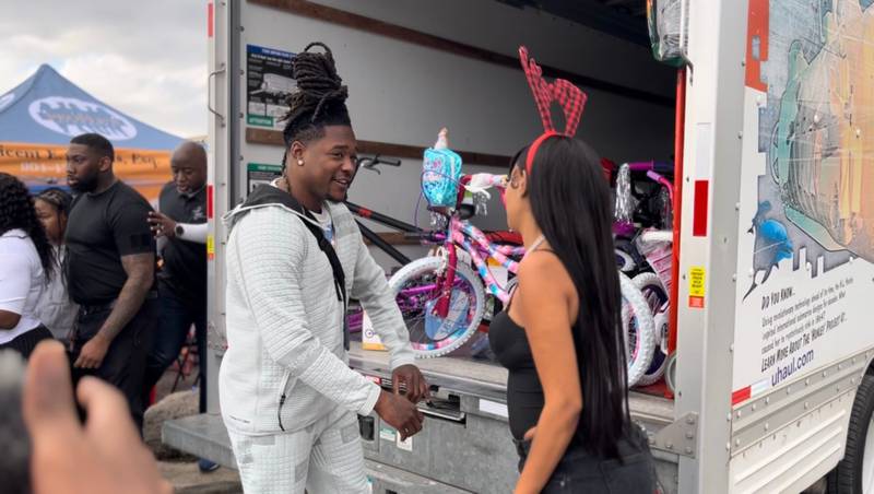 Jaguars cornerback Shaquill Griffin and local hip-hop artist Tokyo Jetz hosted the giveaway event.