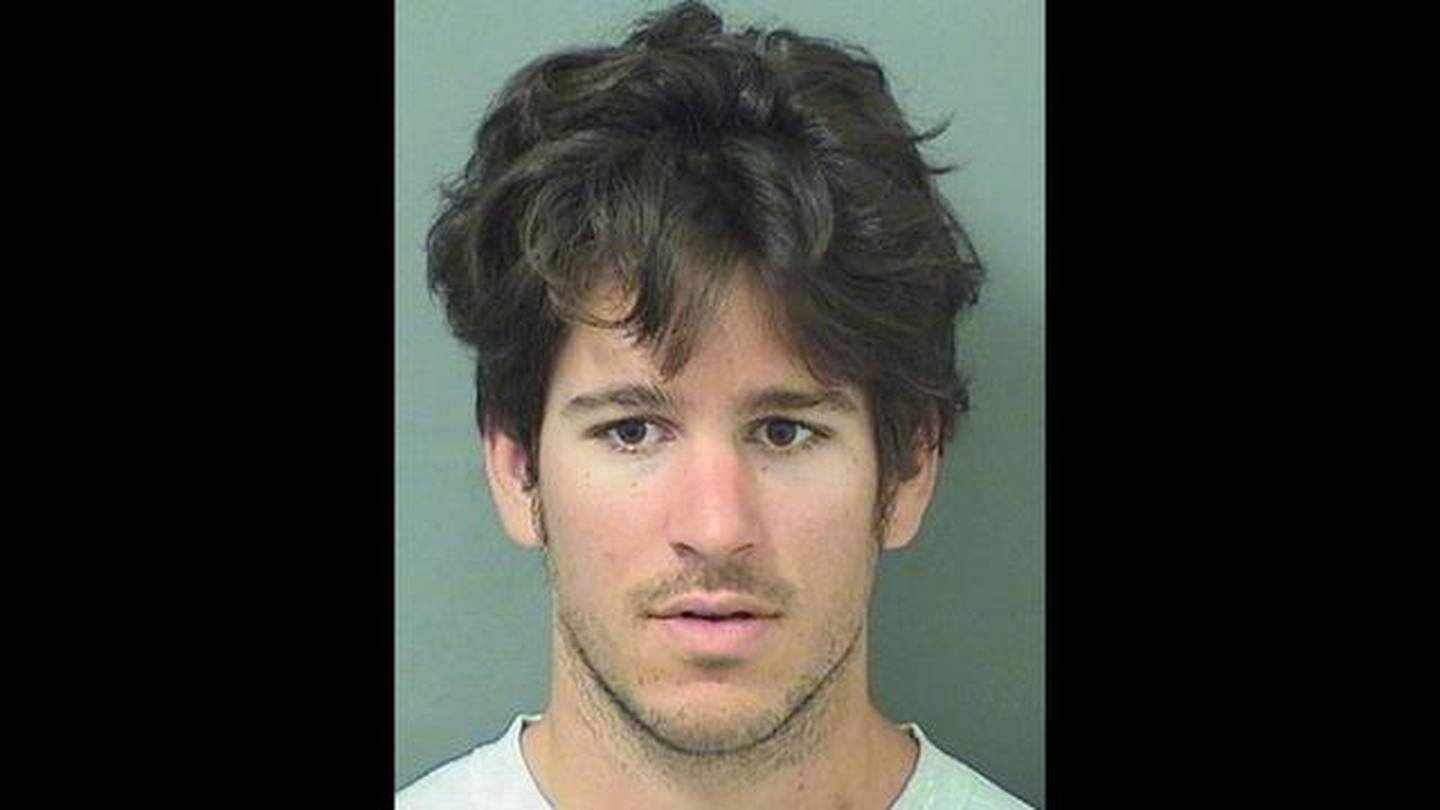 Florida man arrested for reportedly tossing gator into Wendy's