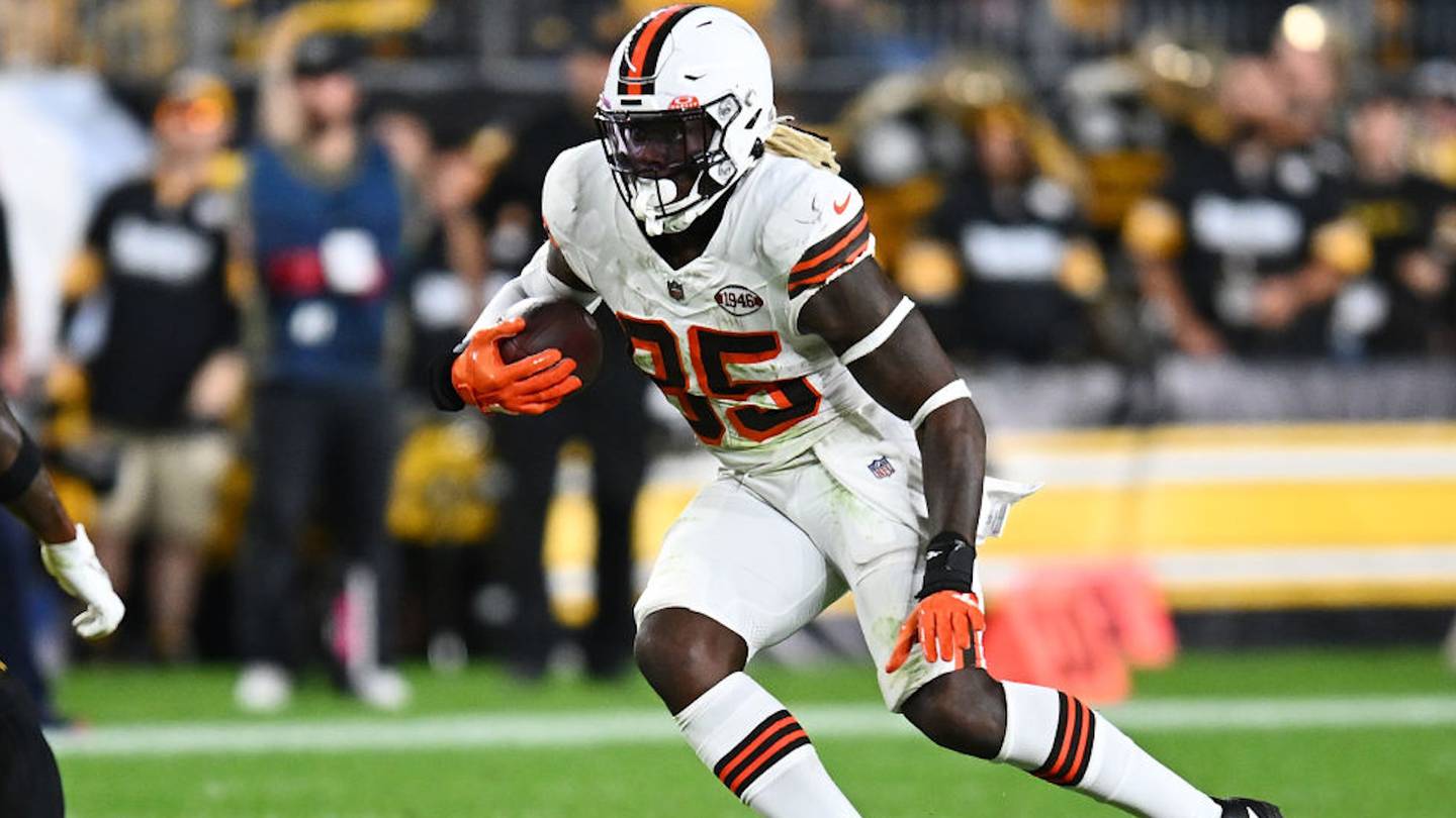 Cleveland Browns tight end David Njoku suffers burns to arm, face