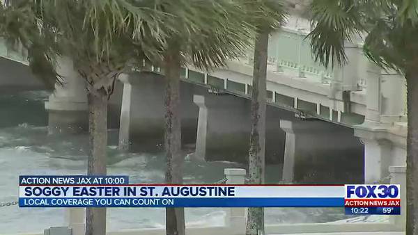 Soggy Easter in St. Augustine: Tourists and locals make the best of rainy holiday weather    