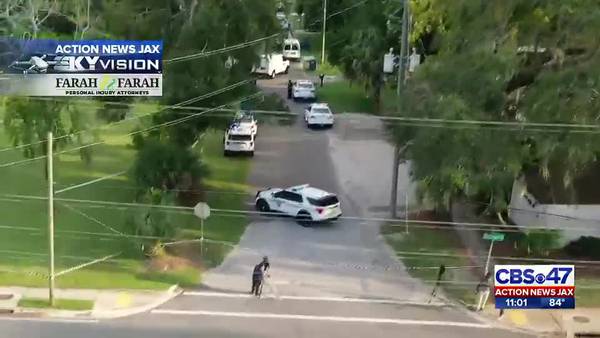 JSO Officer fatally shoots suspect after deadly stabbing incident in Lake Forest area