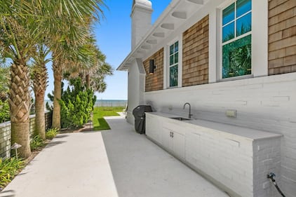 An oceanfront Ponte Vedra Beach home sold Nov. 15 for $13.2 million.