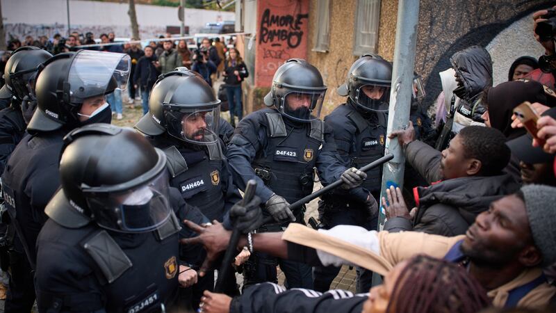 Spanish police evict hundreds of migrants from squat deemed unsafe