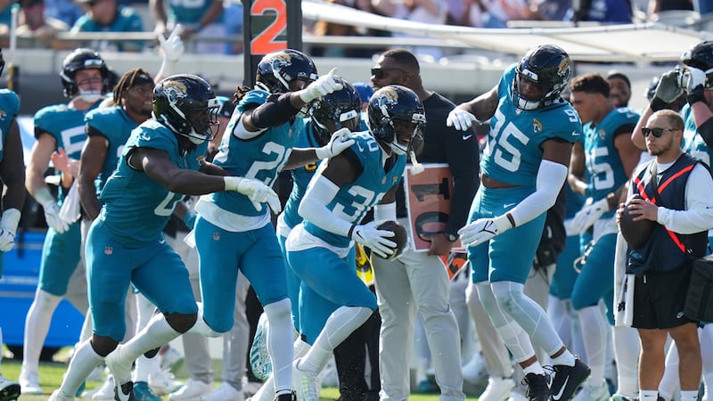 Photos: Jaguars rout Jets