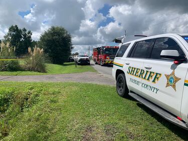 Plane crashes into backyard in Hilliard