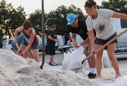 Floridians make preparations in advance of Hurricane Helene