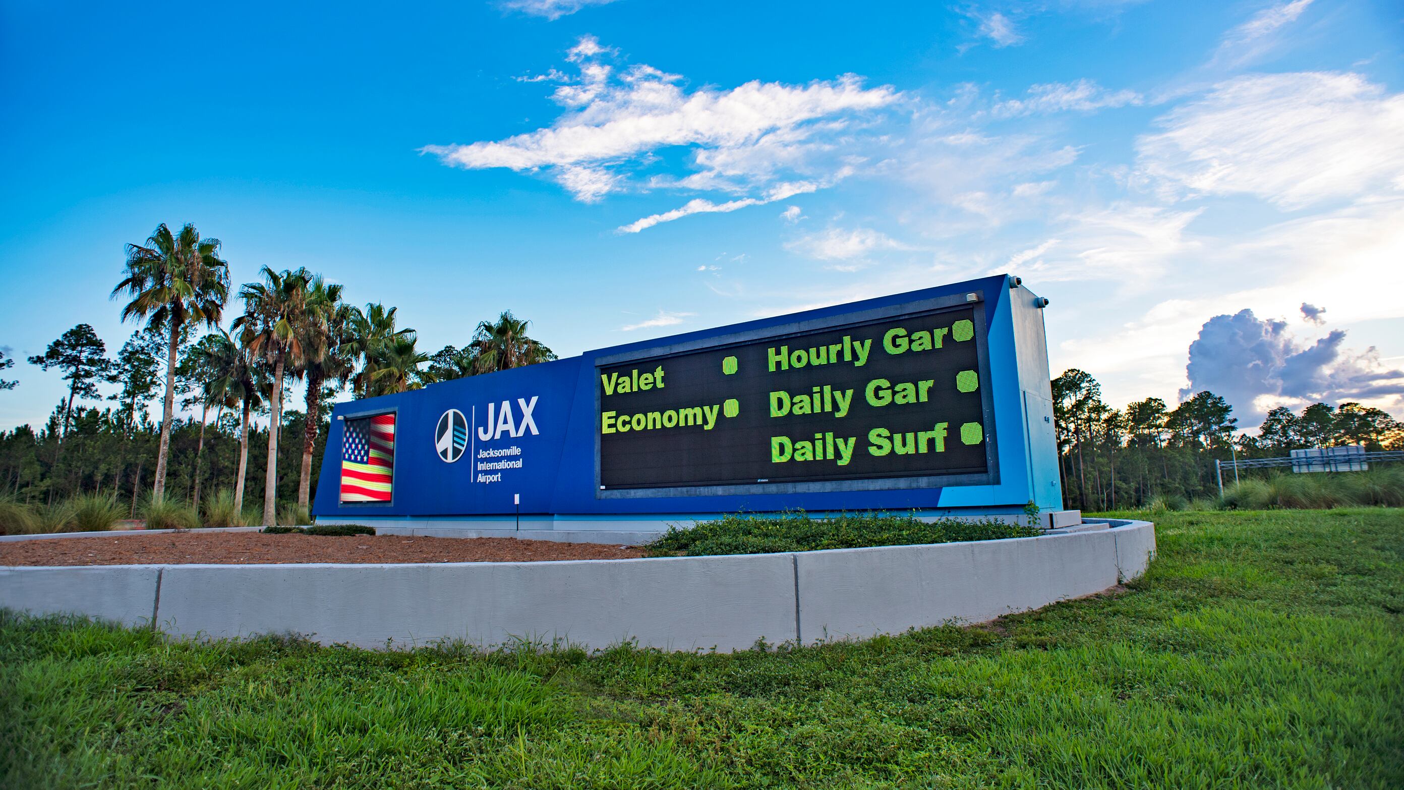 A job fair is being held on Friday, Dec. 16 for various air service positions.