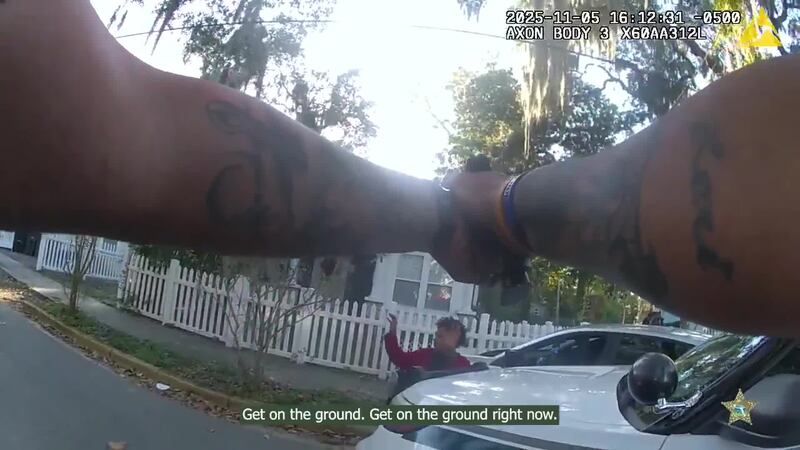 Man faces charges after police chase, weapons confiscated