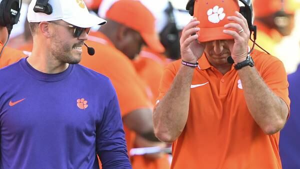 Yahoo Top 10: Clemson's stunning spiral continues while Oklahoma suffers its own upset loss