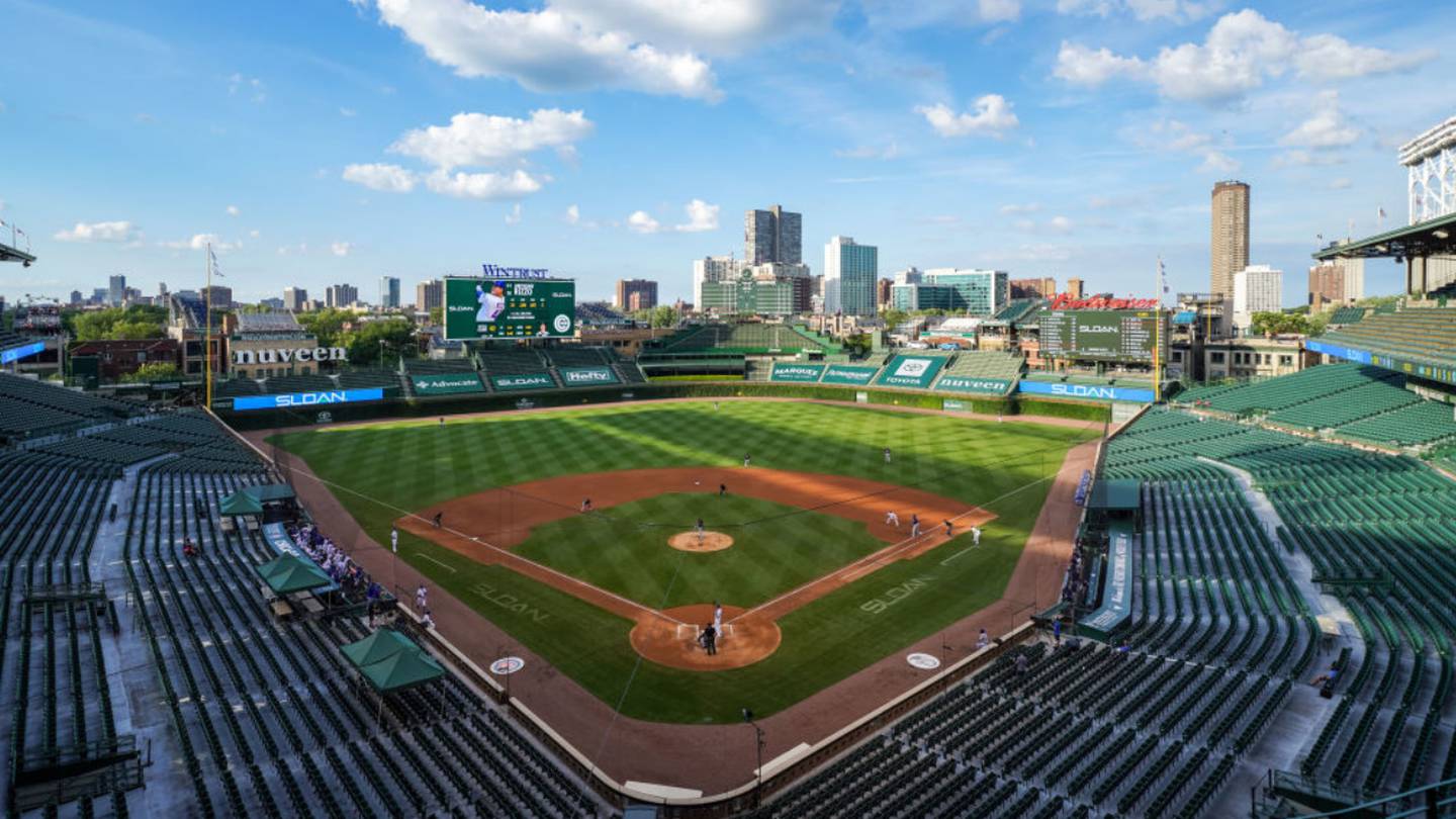 Chicago Cubs Wrigley Field Ballpark Outline Tee
